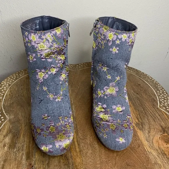 Zigi Soho Nydia Floral Embroidered Ankle Booties barbiecore - Picture 5 of 10